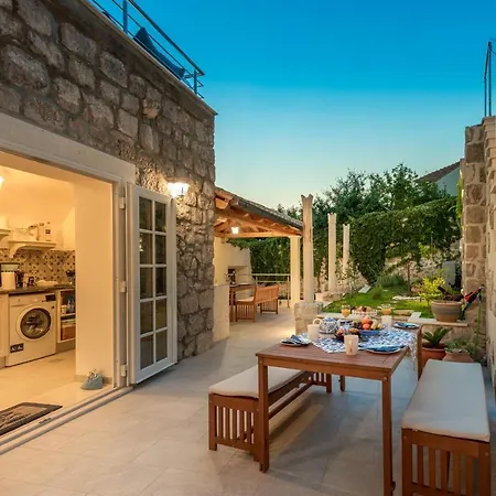 Vila Baburizza Donje Celo