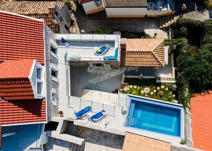 Villa Baburizza Donje Celo